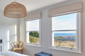 A cool coastal retreat on Kingsdown beach - The White House, Deal